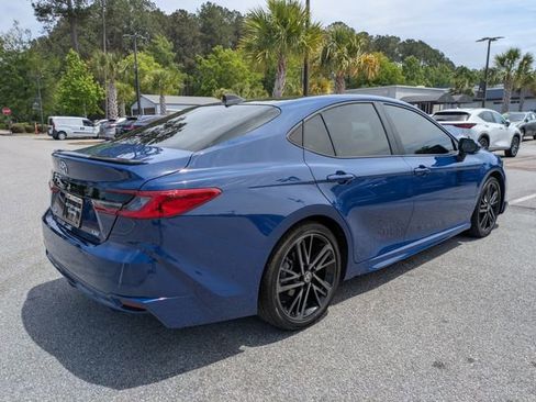 Used 2025 Toyota Camry XSE FWD image 4