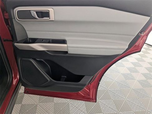 Used 2021 Ford Explorer XLT w/ Equipment Group 202A image 34