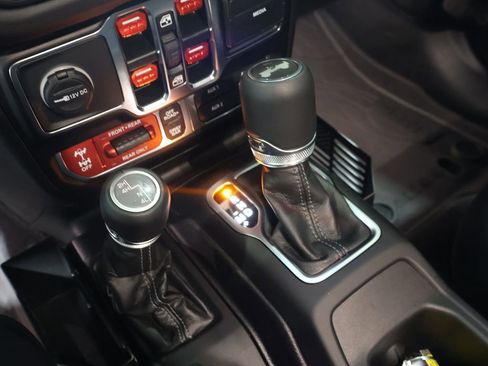 Certified 2025 Jeep Wrangler Unlimited Rubicon w/ XTREMEE 35" Tire Package image 30