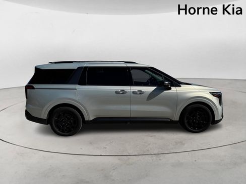 New 2025 Kia Carnival SX Prestige image 3