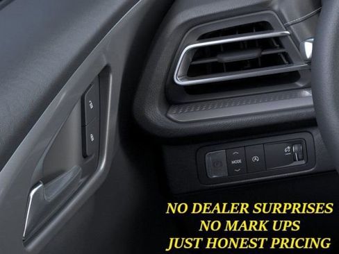 New 2025 Chevrolet Traverse LT w/ Enhanced Driving Package image 22