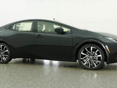 New 2026 Toyota Prius Plug-In Hybrid FWD image 28