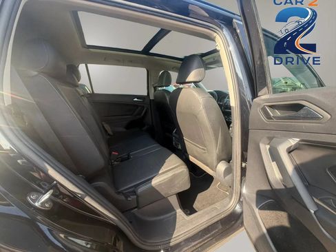 Used 2019 Volkswagen Tiguan SE w/ Panoramic Sunroof Package AWD/4WD image 12