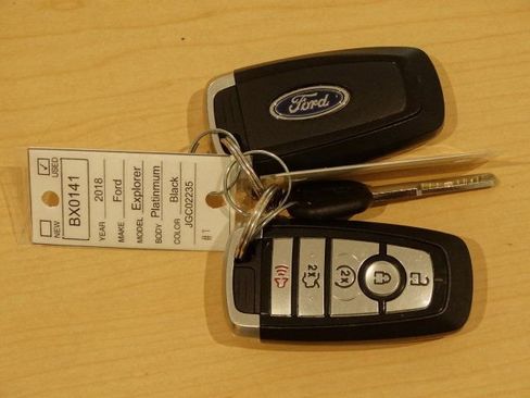 Used 2018 Ford Explorer Platinum image 39