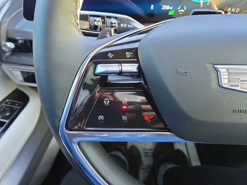 New 2026 Cadillac Vistiq Luxury image 19