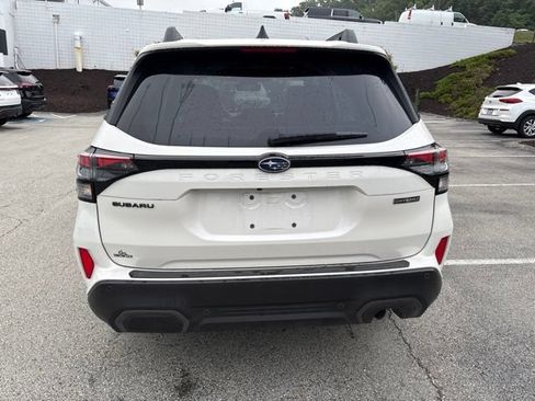 Used 2025 Subaru Forester Limited AWD/4WD image 4