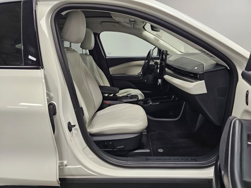 Used 2024 Ford Mustang Mach-E Premium image 17