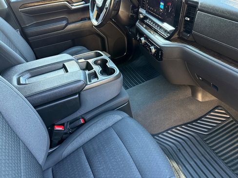 Used 2022 GMC Sierra 1500 SLE image 19