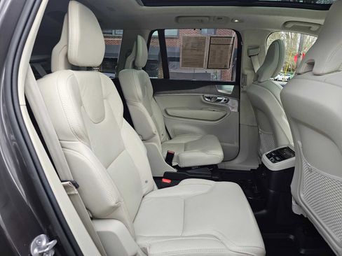 Used 2023 Volvo XC90 T8 Ultimate w/ Lounge Package image 14