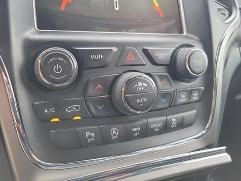 Used 2018 Jeep Grand Cherokee Altitude RWD image 6