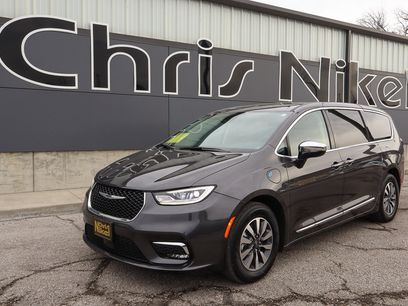 Used 2023 Chrysler Pacifica Limited