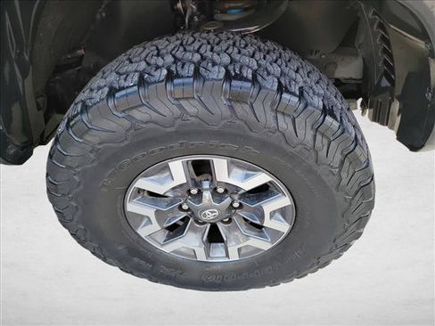 Used 2021 Toyota Tacoma TRD Off-Road AWD/4WD image 10