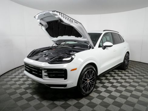 New 2026 Porsche Cayenne AWD/4WD image 36