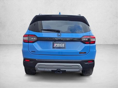 Used 2023 Honda Pilot TrailSport image 4