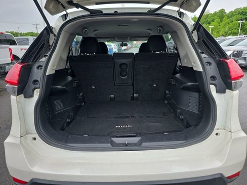 Used 2017 Nissan Rogue SV AWD/4WD image 15