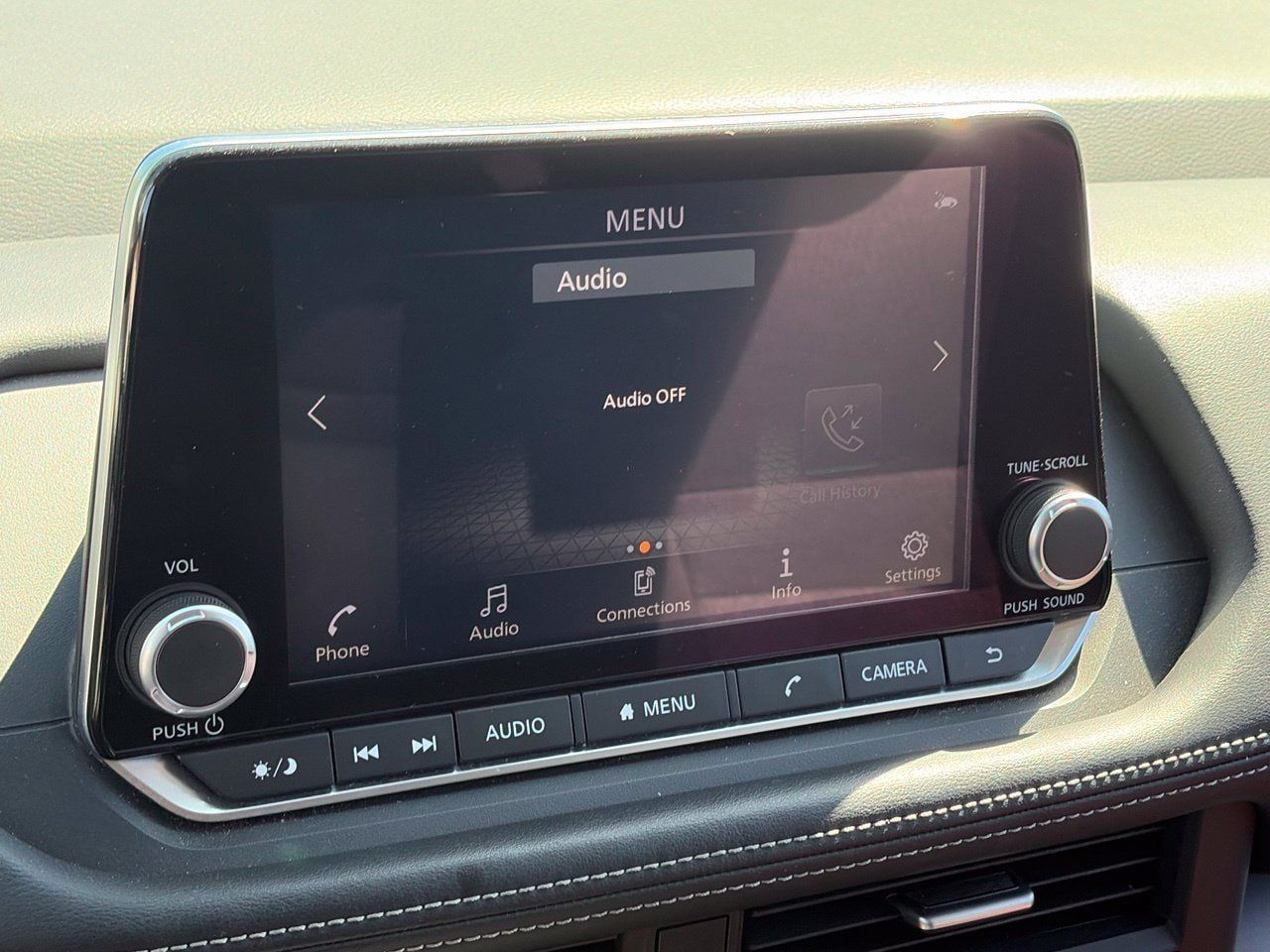 Used 2025 Nissan Rogue SV FWD image 9