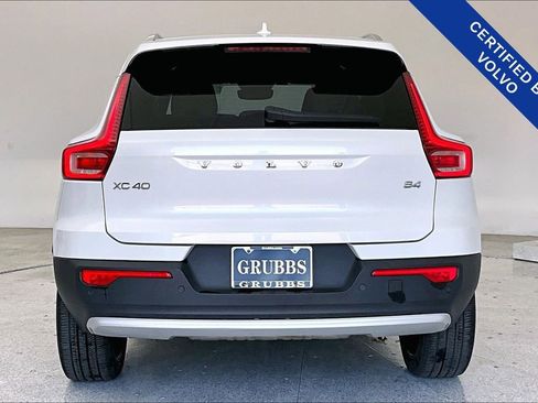 Used 2023 Volvo XC40 B4 Plus w/ Protection Package Premier image 6