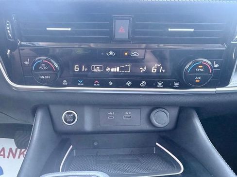 Certified 2022 Nissan Rogue Platinum w/ Head-Up Display Package image 15