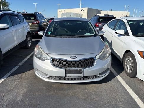 Used 2015 Kia Forte LX w/ Popular Package image 2