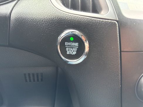 Used 2020 Ford Edge SE image 23