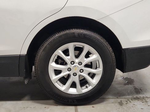 Used 2018 Chevrolet Equinox LT FWD image 9