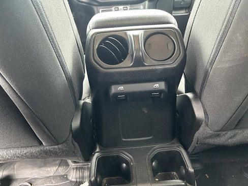 Used 2022 Jeep Wrangler Unlimited Sport image 12