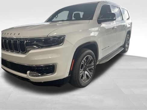 Used 2024 Jeep Wagoneer L 4WD w/ Premium Group I image 2
