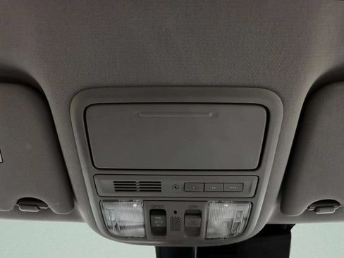 Used 2016 Honda Pilot Touring image 25
