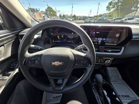 Used 2025 Chevrolet TrailBlazer LT image 14