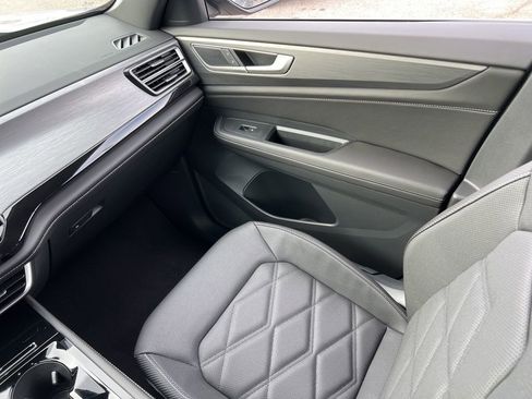 New 2026 Volkswagen Atlas Cross Sport SE FWD image 26