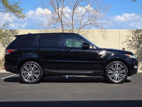 Used 2017 Land Rover Range Rover Sport HSE image 9