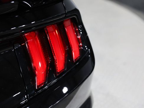 Used 2022 Ford Mustang GT Premium w/ GT Performance Package RWD image 57
