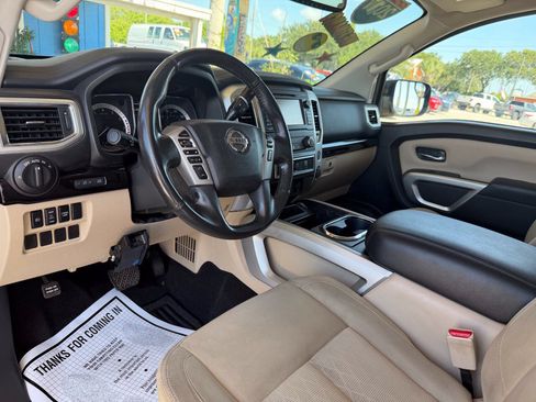 Used 2017 Nissan Titan SV RWD image 13