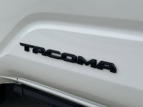 Certified 2024 Toyota Tacoma TRD Off-Road image 15