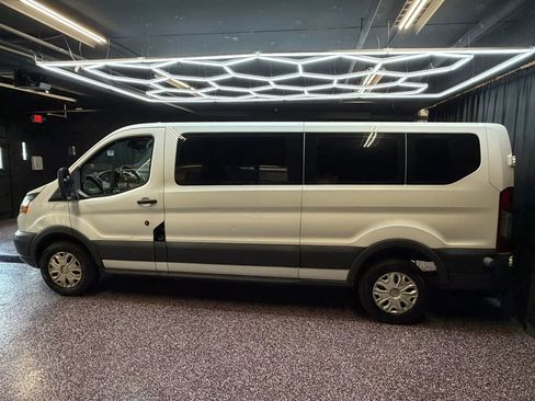 Used 2016 Ford Transit 350 XLT RWD image 4