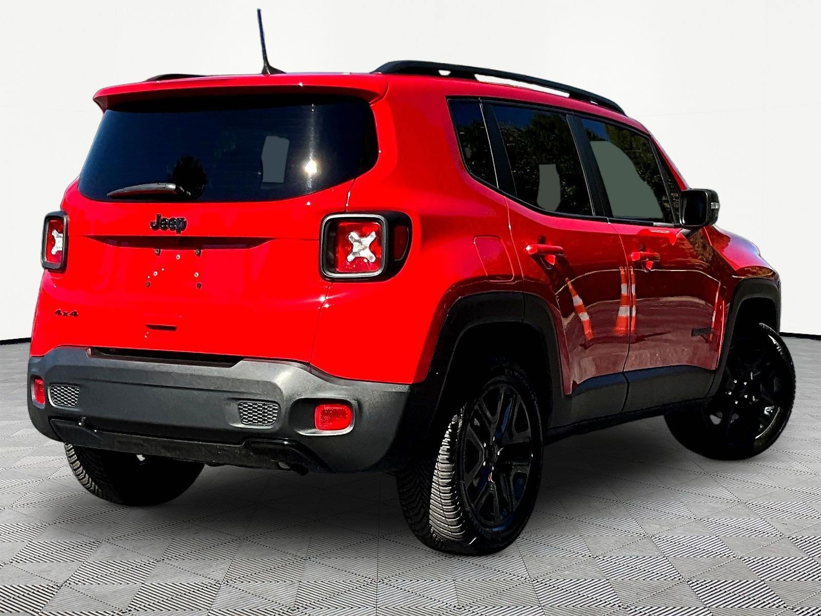 Used 2022 Jeep Renegade Altitude w/ Sun/Sound Group AWD/4WD image 6