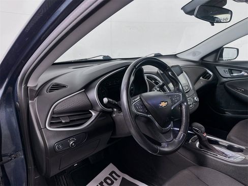 Used 2021 Chevrolet Malibu RS image 9