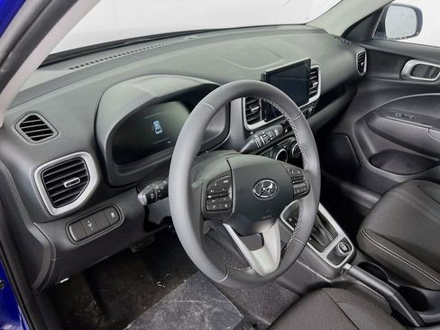 Certified 2025 Hyundai Venue SEL image 10