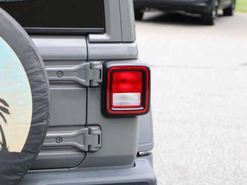 Used 2021 Jeep Wrangler Unlimited Sport w/ Sun And Sound Package AWD/4WD image 6