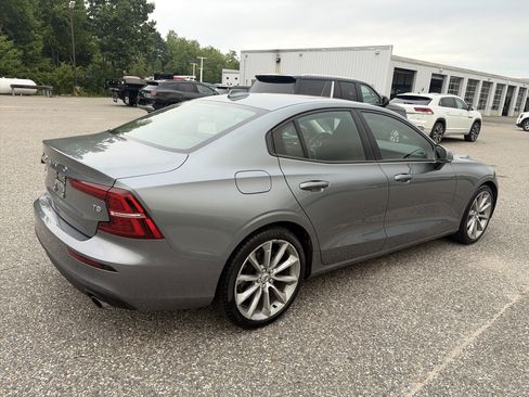 Used 2020 Volvo S60 T5 Momentum w/ Protection Package FWD image 5