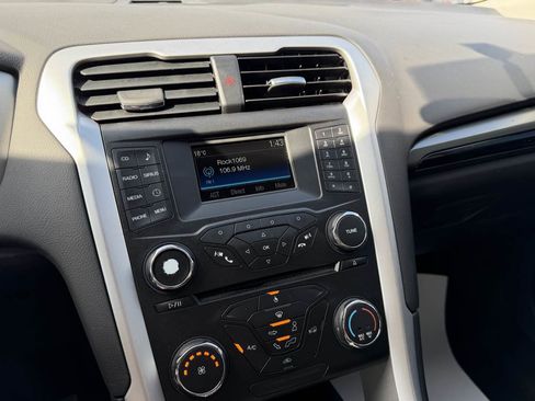 Used 2014 Ford Fusion SE w/ Equipment Group 201A image 23