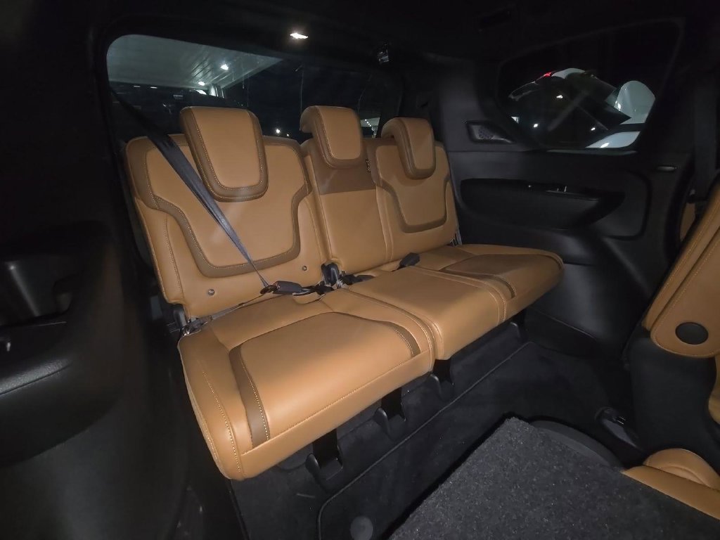 Certified 2025 Nissan Armada SL w/ Captain's Chari Seat Package AWD/4WD image 31