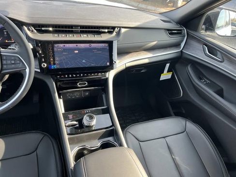 New 2026 Jeep Grand Cherokee L Limited image 15