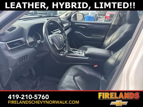 Used 2022 Toyota Highlander Limited image 4