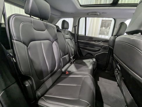 Used 2023 Jeep Grand Cherokee 4WD 4xe image 10