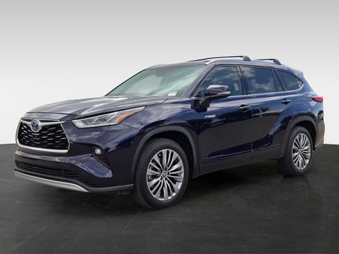 Used 2021 Toyota Highlander Platinum FWD image 8