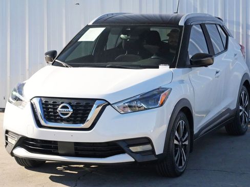 Used 2020 Nissan Kicks SR image 34