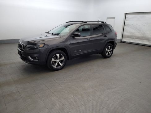 Used 2022 Jeep Cherokee Limited AWD/4WD image 2