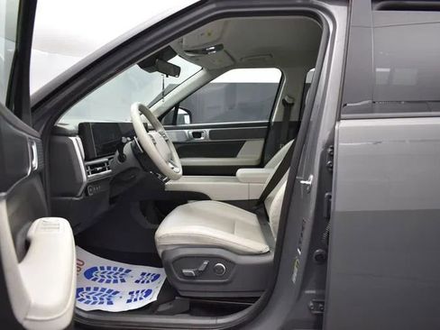Used 2025 Hyundai Santa Fe SEL FWD image 14