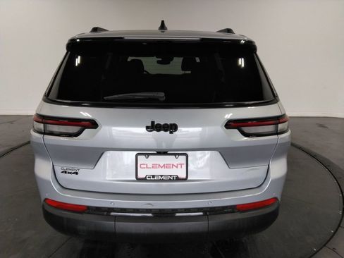 Used 2024 Jeep Grand Cherokee L Laredo image 6